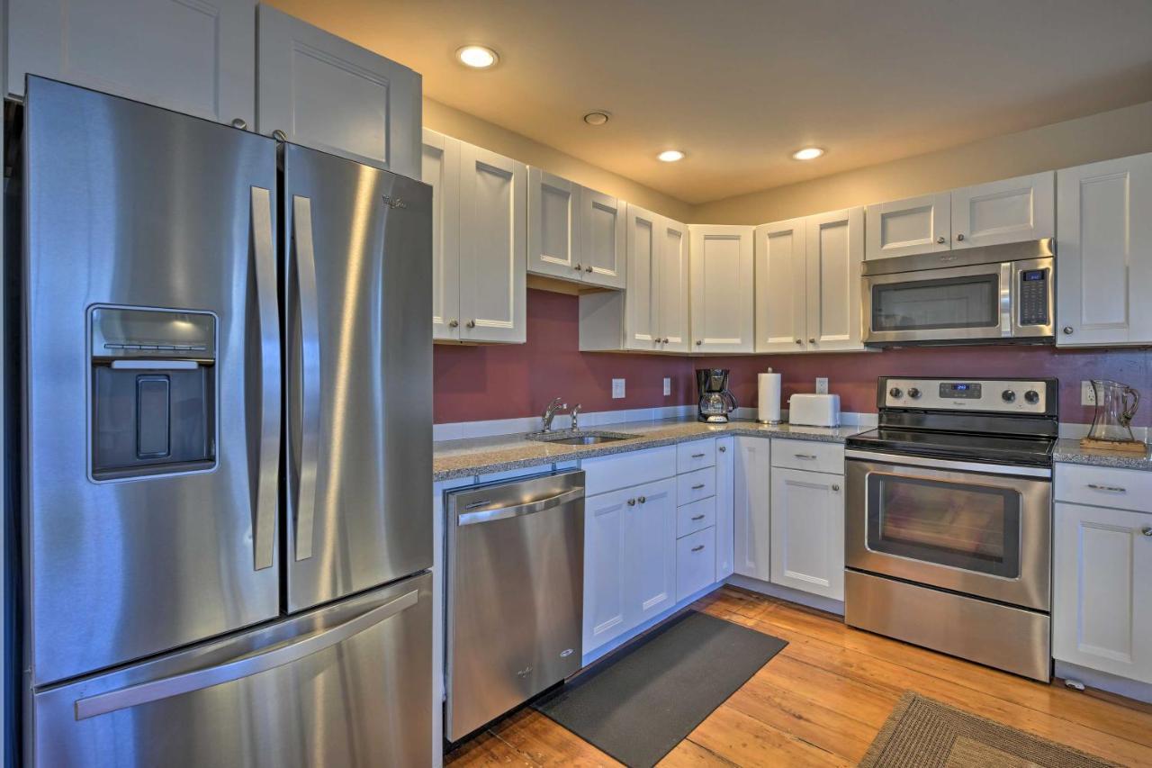 Bright Apartment - Half Mi To Greenport Harbor! Luaran gambar