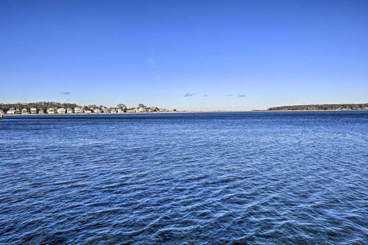 Bright Apartment - Half Mi To Greenport Harbor! Luaran gambar